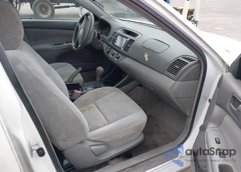 2002 Toyota Camry Le/Xle/Se z USA, uszkodzony, nr VIN 4T1BE32K02U067036